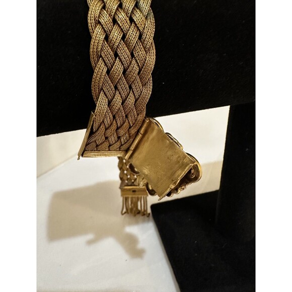 Vintage Art Deco Gold Plated Mesh Slider Bracelet with Green Cabochon Accents - Picture 4 of 4